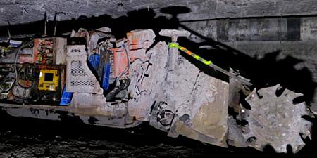 Photo of an idling load haul dump (LHD) machine